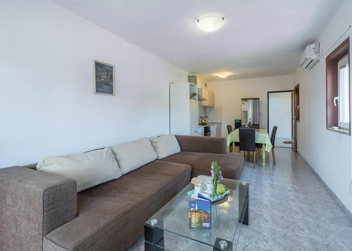 Apartman Puntizela 92 *